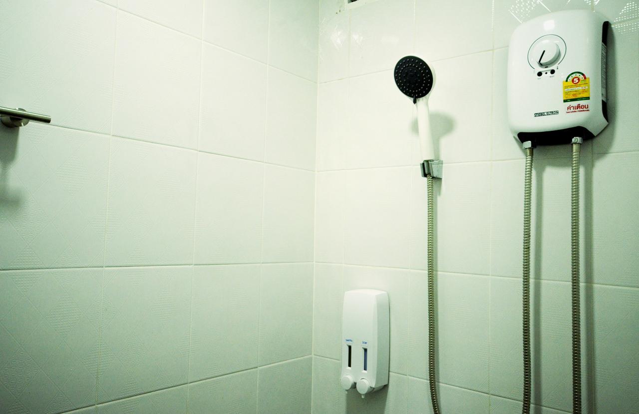 Early Bird Hostel Ayutthaya Екстер'єр фото