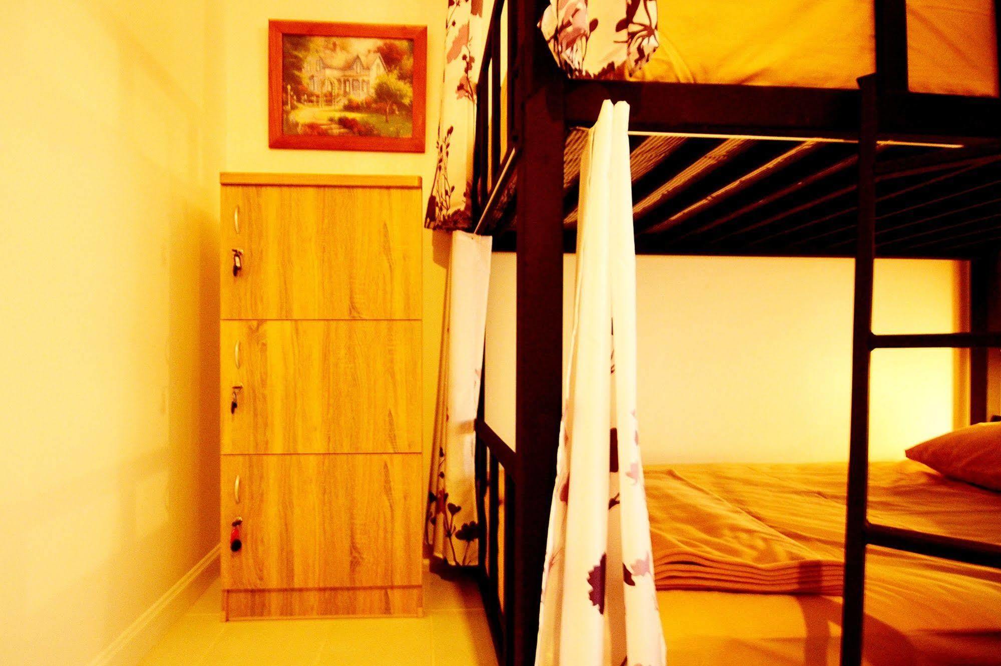 Early Bird Hostel Ayutthaya Екстер'єр фото