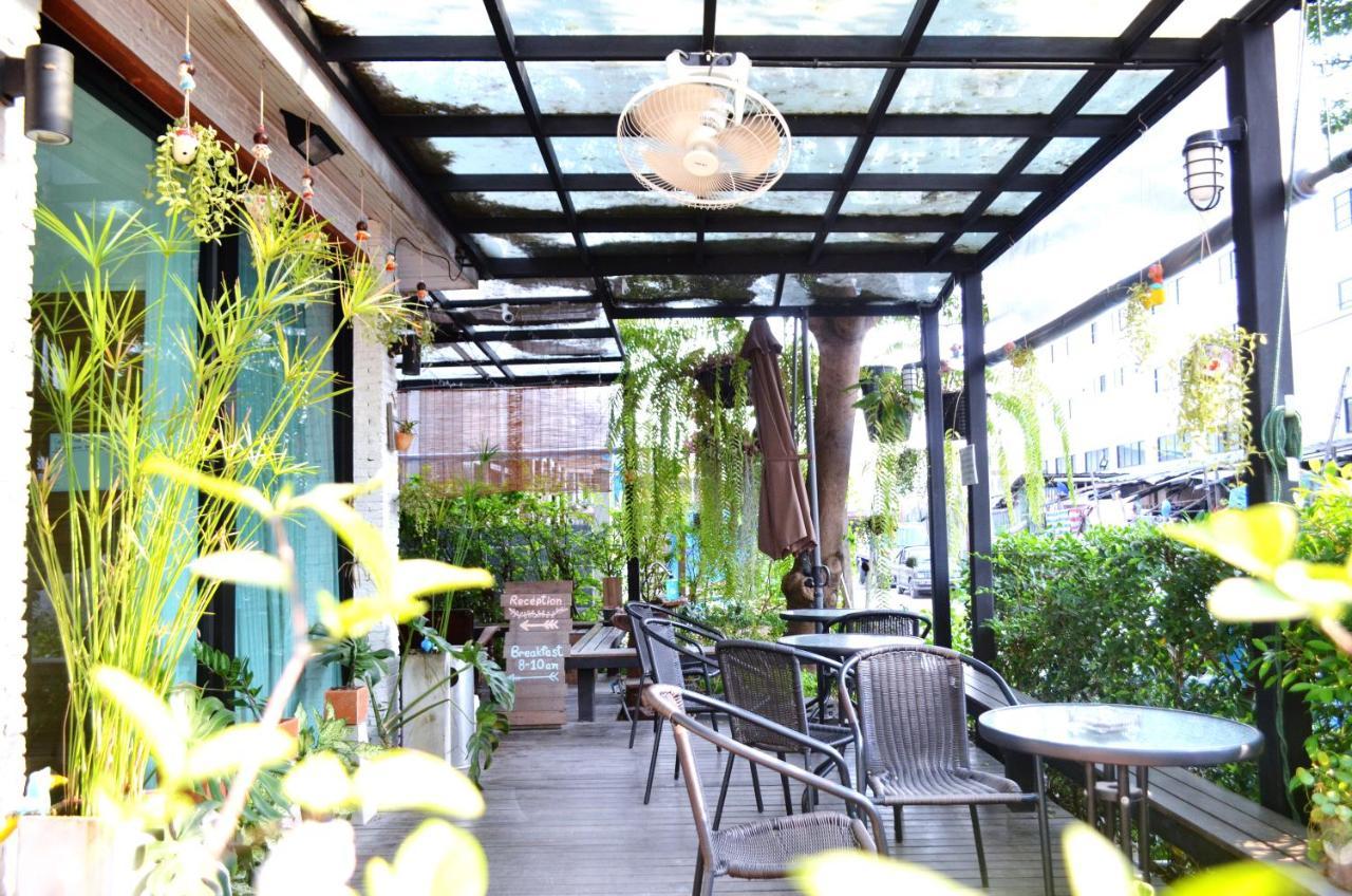 Early Bird Hostel Ayutthaya Екстер'єр фото