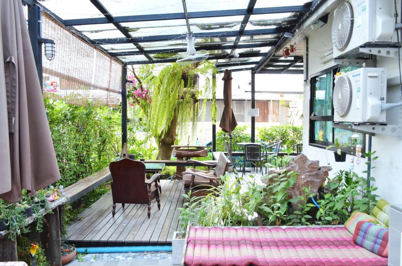 Early Bird Hostel Ayutthaya Екстер'єр фото